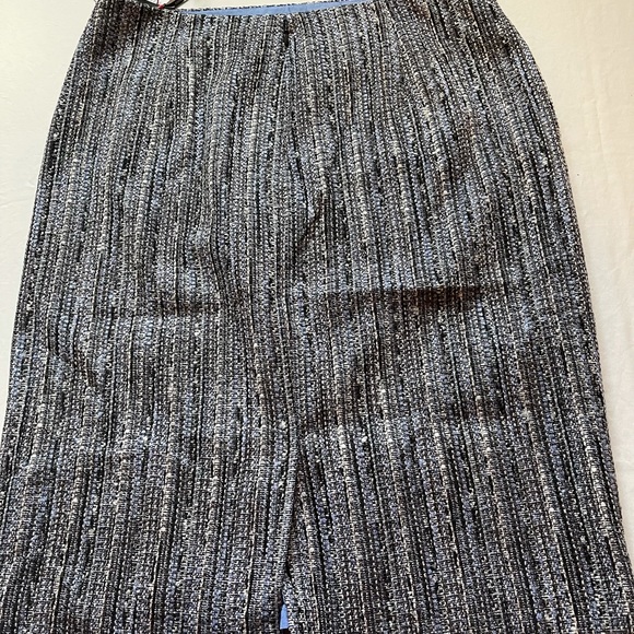Anne Klein Tweed pencil skirt. Black/Devonshire combo. Size 8 - Picture 2 of 4